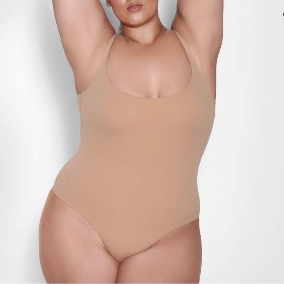 SKIMS Square Neck Thong Bodysuit Scoop Back Size 4X Women’s Tan Beige Color - Picture 1 of 6